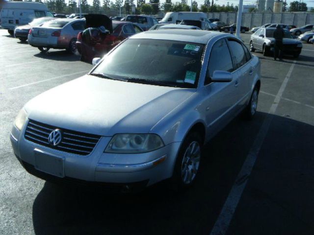 2001 Volkswagen Passat FWD 4dr Sport