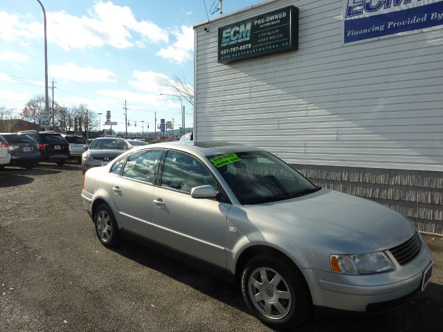 2001 Volkswagen Passat FWD 4dr Sport