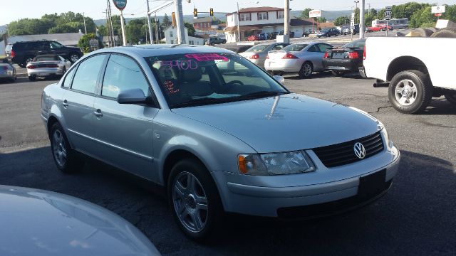 2001 Volkswagen Passat SE Crew Cab 4WD FFV