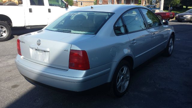 2001 Volkswagen Passat SE Crew Cab 4WD FFV