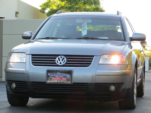 2002 Volkswagen Passat FWD 4dr Sport