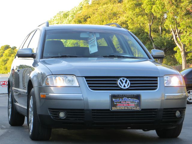 2002 Volkswagen Passat FWD 4dr Sport