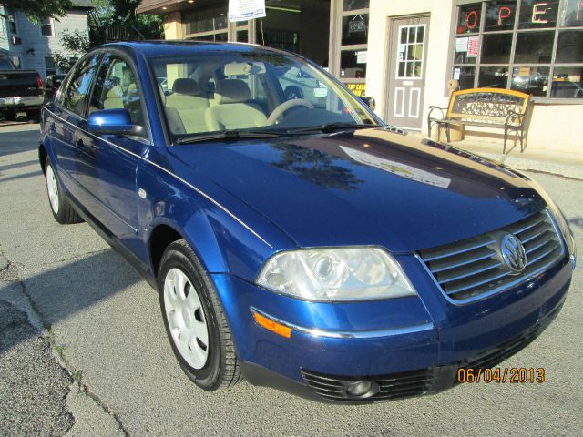 2002 Volkswagen Passat FWD 4dr Sport