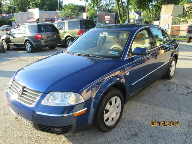 2002 Volkswagen Passat FWD 4dr Sport