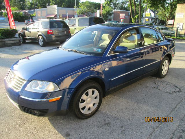 2002 Volkswagen Passat FWD 4dr Sport