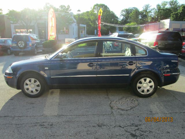 2002 Volkswagen Passat FWD 4dr Sport