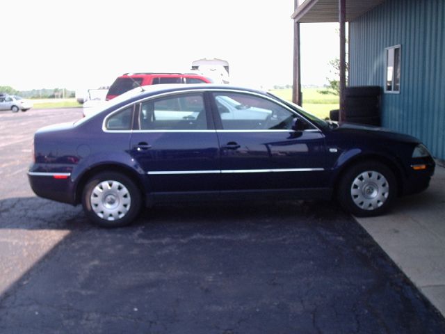 2002 Volkswagen Passat FWD 4dr Sport