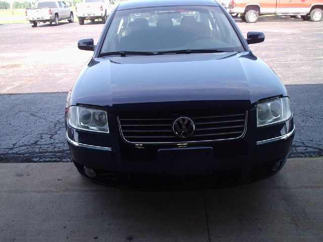 2002 Volkswagen Passat FWD 4dr Sport