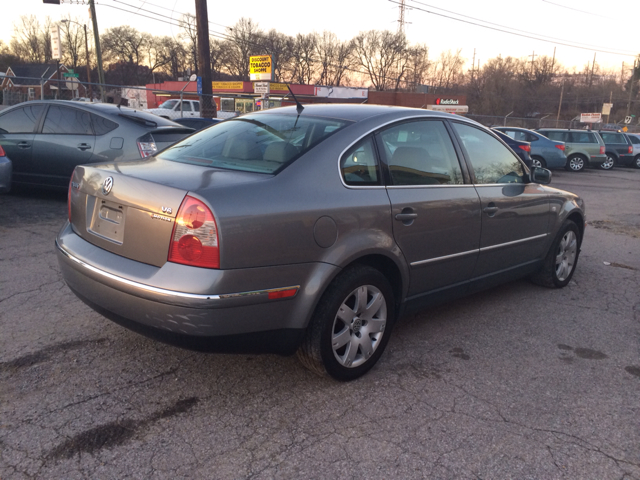 2002 Volkswagen Passat LS W/leather Seats