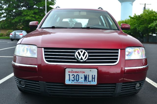 2002 Volkswagen Passat FWD 4dr Sport