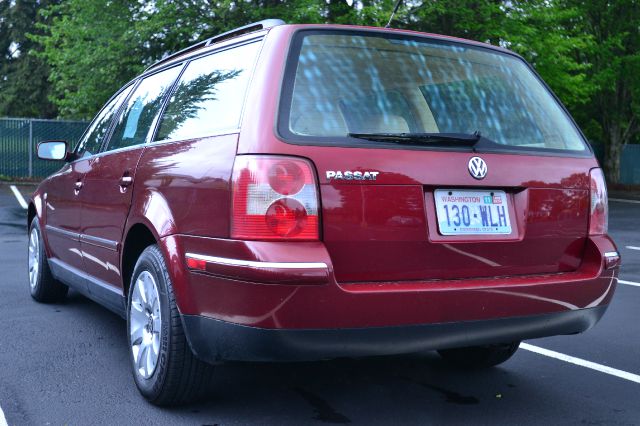 2002 Volkswagen Passat FWD 4dr Sport