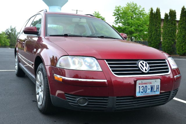 2002 Volkswagen Passat FWD 4dr Sport