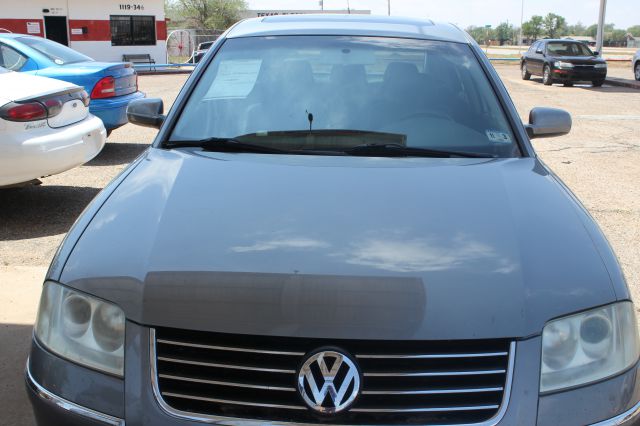 2002 Volkswagen Passat FWD 4dr Sport