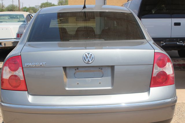 2002 Volkswagen Passat FWD 4dr Sport