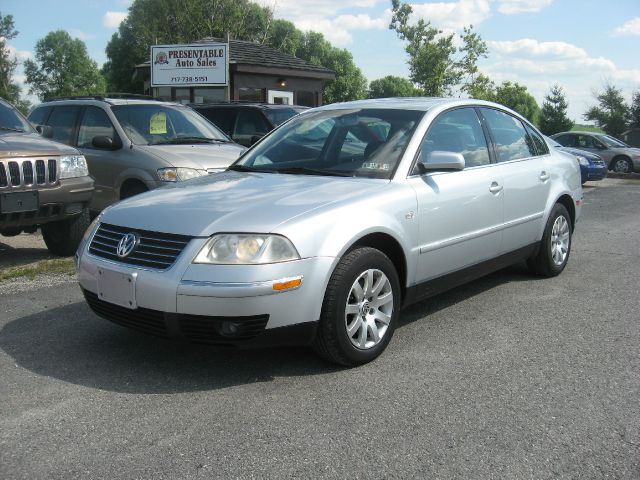 2002 Volkswagen Passat FWD 4dr Sport