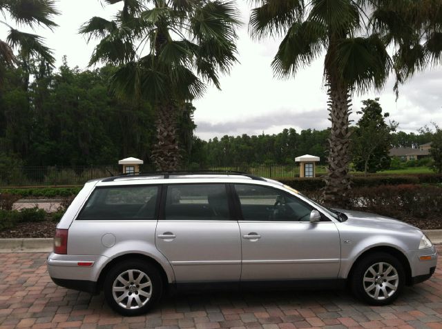 2002 Volkswagen Passat FWD 4dr Sport