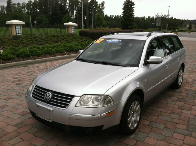 2002 Volkswagen Passat FWD 4dr Sport