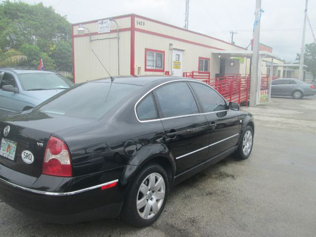 2002 Volkswagen Passat SE Crew Cab 4WD FFV