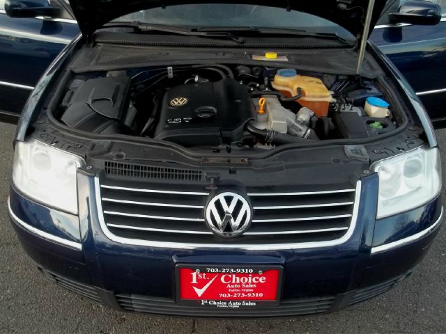 2002 Volkswagen Passat FWD 4dr Sport