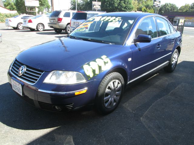 2002 Volkswagen Passat FWD 4dr Sport