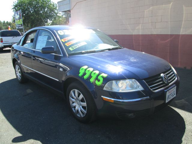 2002 Volkswagen Passat FWD 4dr Sport