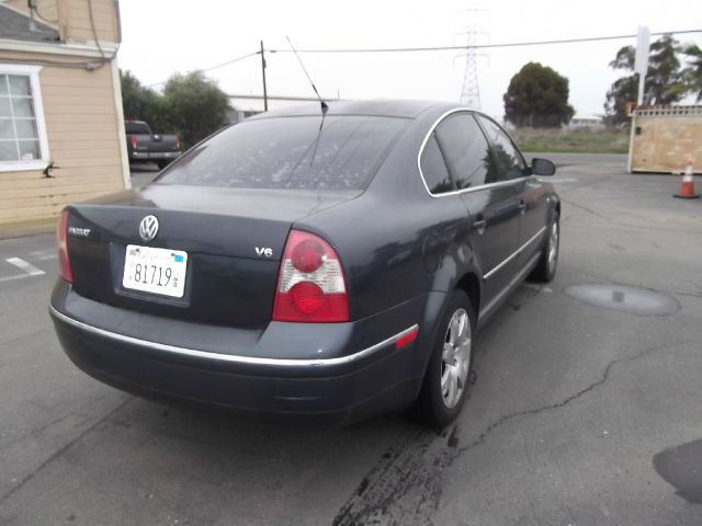 2002 Volkswagen Passat SE Crew Cab 4WD FFV