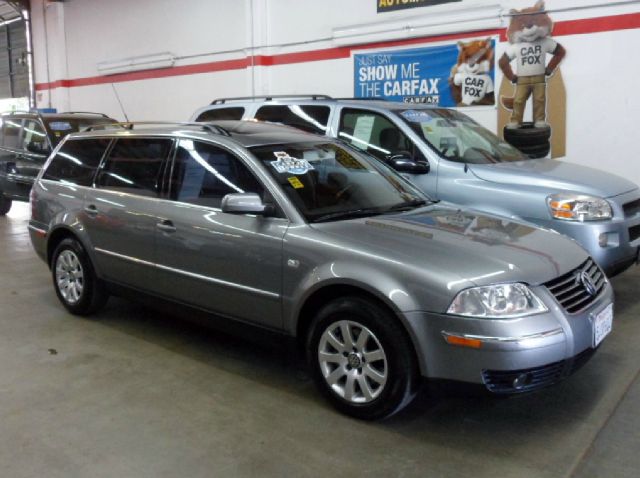 2002 Volkswagen Passat FWD 4dr Sport