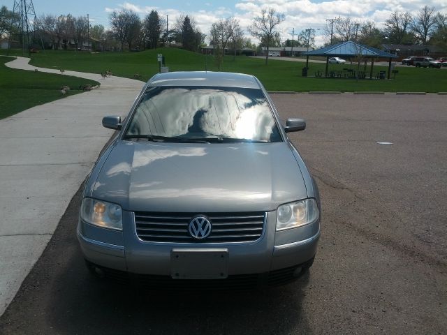 2002 Volkswagen Passat FWD 4dr Sport