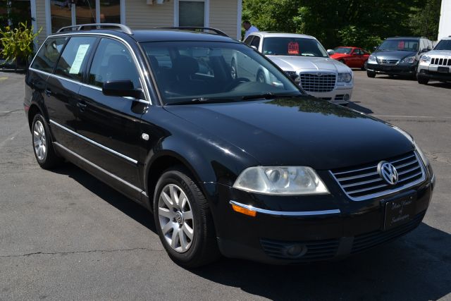 2002 Volkswagen Passat FWD 4dr Sport