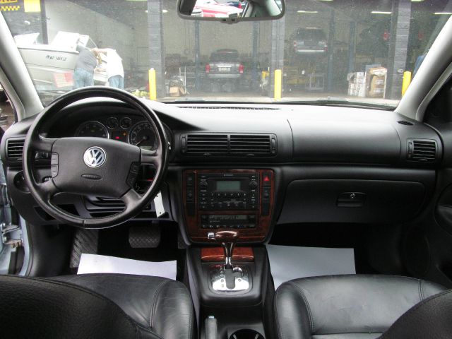 2002 Volkswagen Passat LS W/leather Seats