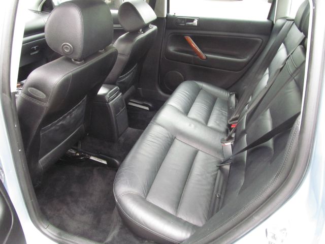 2002 Volkswagen Passat LS W/leather Seats