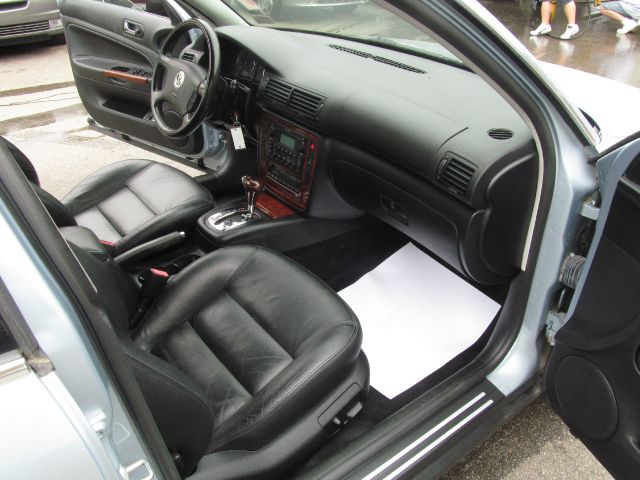 2002 Volkswagen Passat LS W/leather Seats