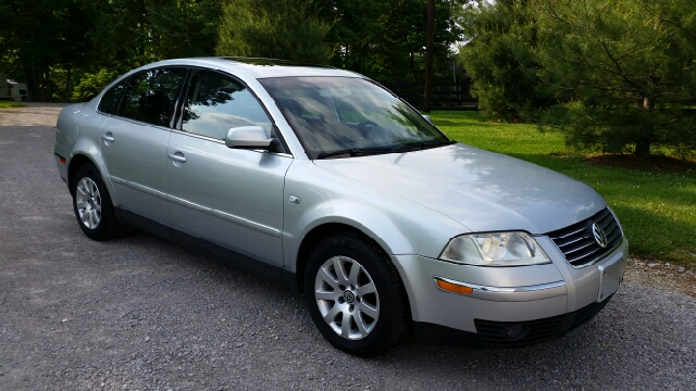 2002 Volkswagen Passat FWD 4dr Sport