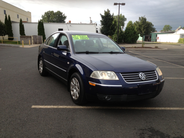 2002 Volkswagen Passat FWD 4dr Sport