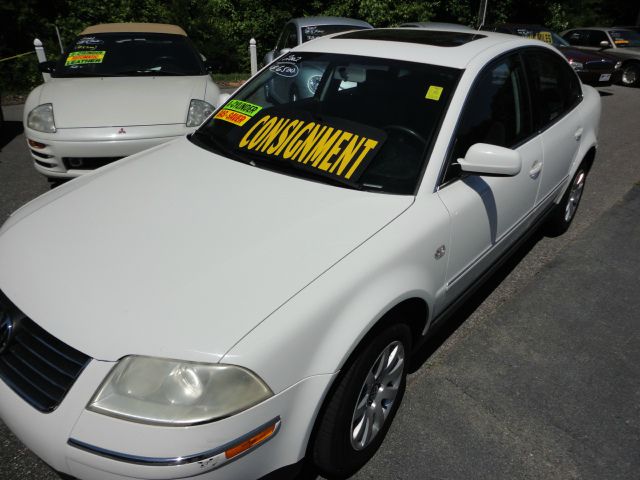 2002 Volkswagen Passat FWD 4dr Sport