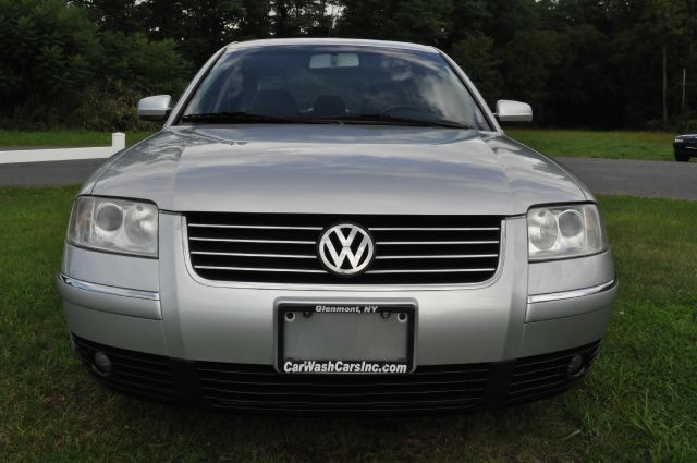 2002 Volkswagen Passat FWD 4dr Sport