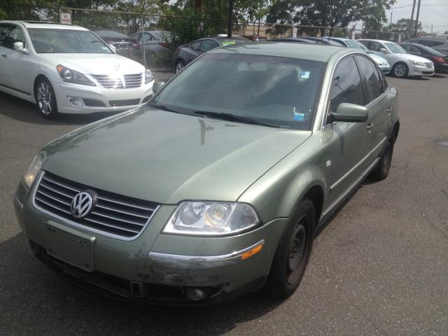 2002 Volkswagen Passat FWD 4dr Sport