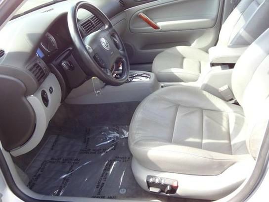 2002 Volkswagen Passat LS W/leather Seats