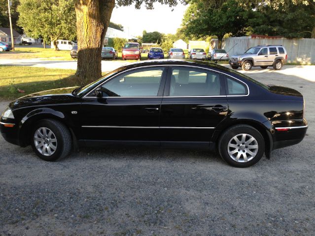 2002 Volkswagen Passat FWD 4dr Sport