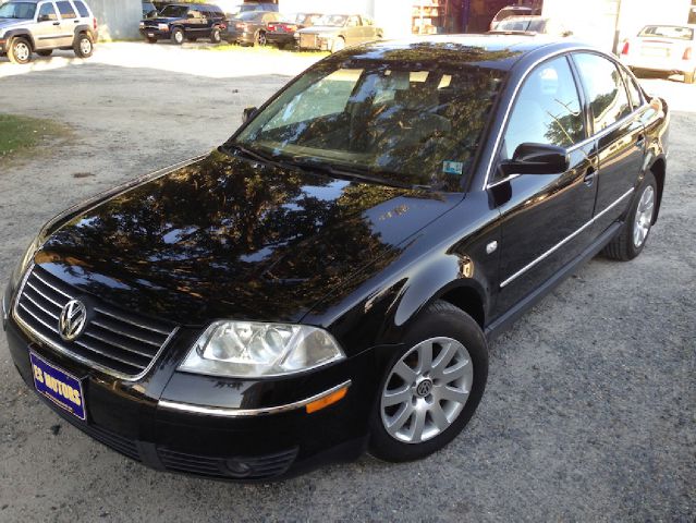 2002 Volkswagen Passat FWD 4dr Sport