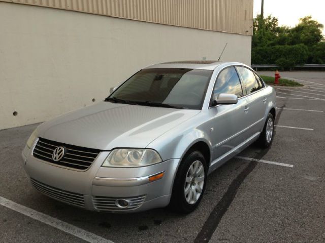 2002 Volkswagen Passat FWD 4dr Sport