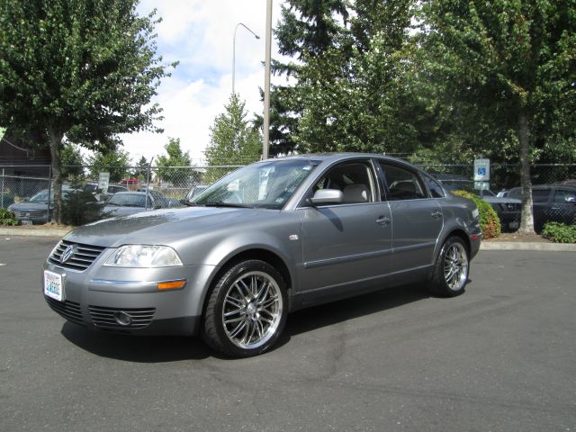 2002 Volkswagen Passat FWD 4dr Sport