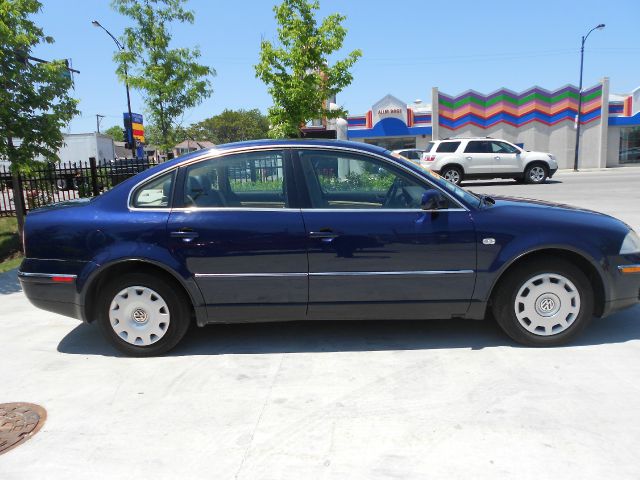 2002 Volkswagen Passat FWD 4dr Sport