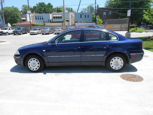 2002 Volkswagen Passat FWD 4dr Sport