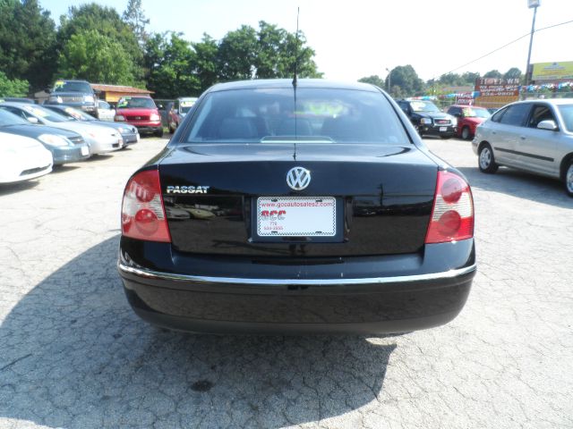 2003 Volkswagen Passat FWD 4dr Sport