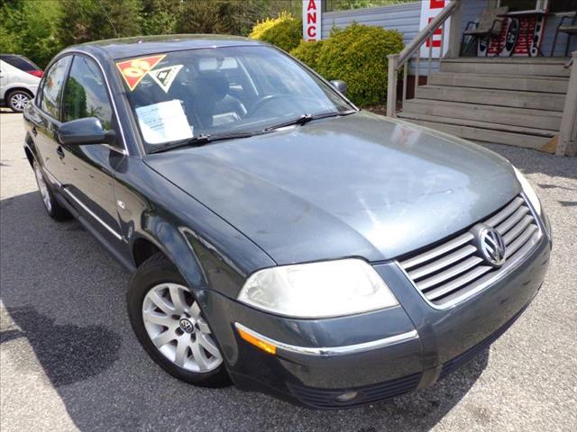 2003 Volkswagen Passat FWD 4dr Sport