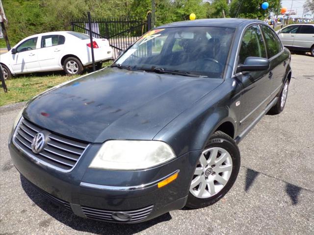 2003 Volkswagen Passat FWD 4dr Sport