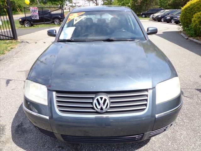 2003 Volkswagen Passat FWD 4dr Sport