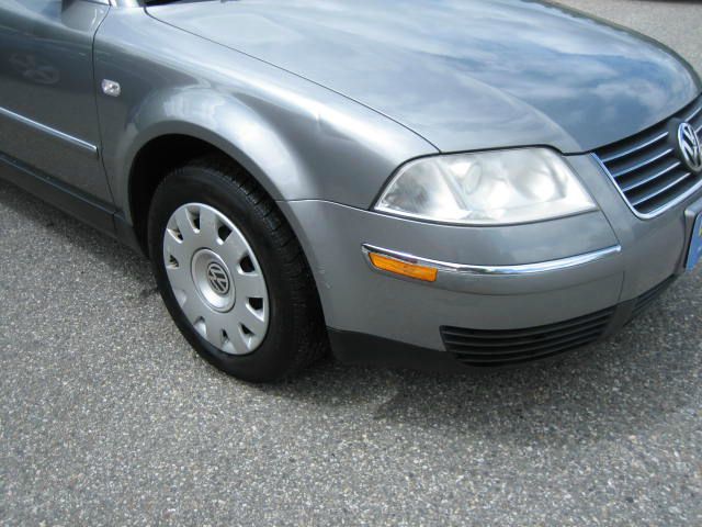 2003 Volkswagen Passat S Sedan