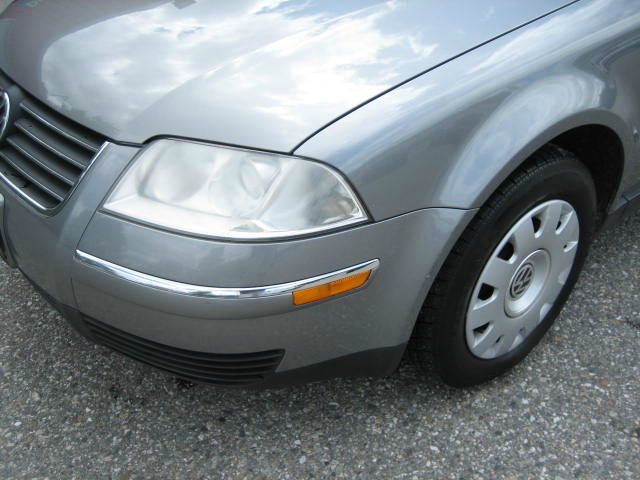 2003 Volkswagen Passat S Sedan